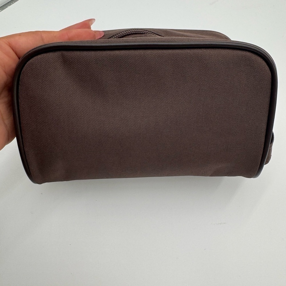 Emirates His & Hers Business Class Bvlgari Amenity Bags - Picture 9 of 12